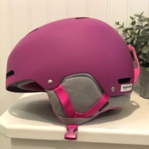 Giro Ledge Brand New Snow Helmet M